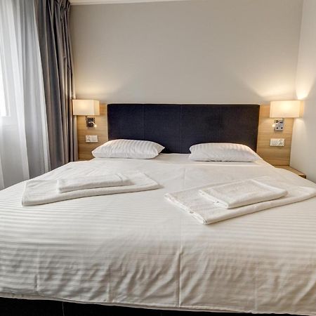 Hotel Dobosz Police Exteriör bild