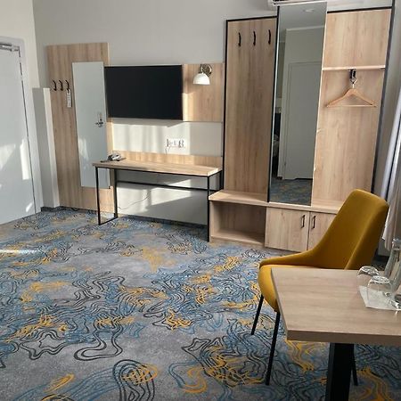 Hotel Dobosz Police Exteriör bild