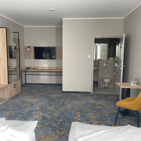 Hotel Dobosz Police Exteriör bild