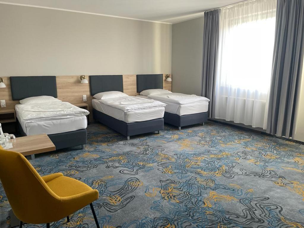 Hotel Dobosz Police Exteriör bild