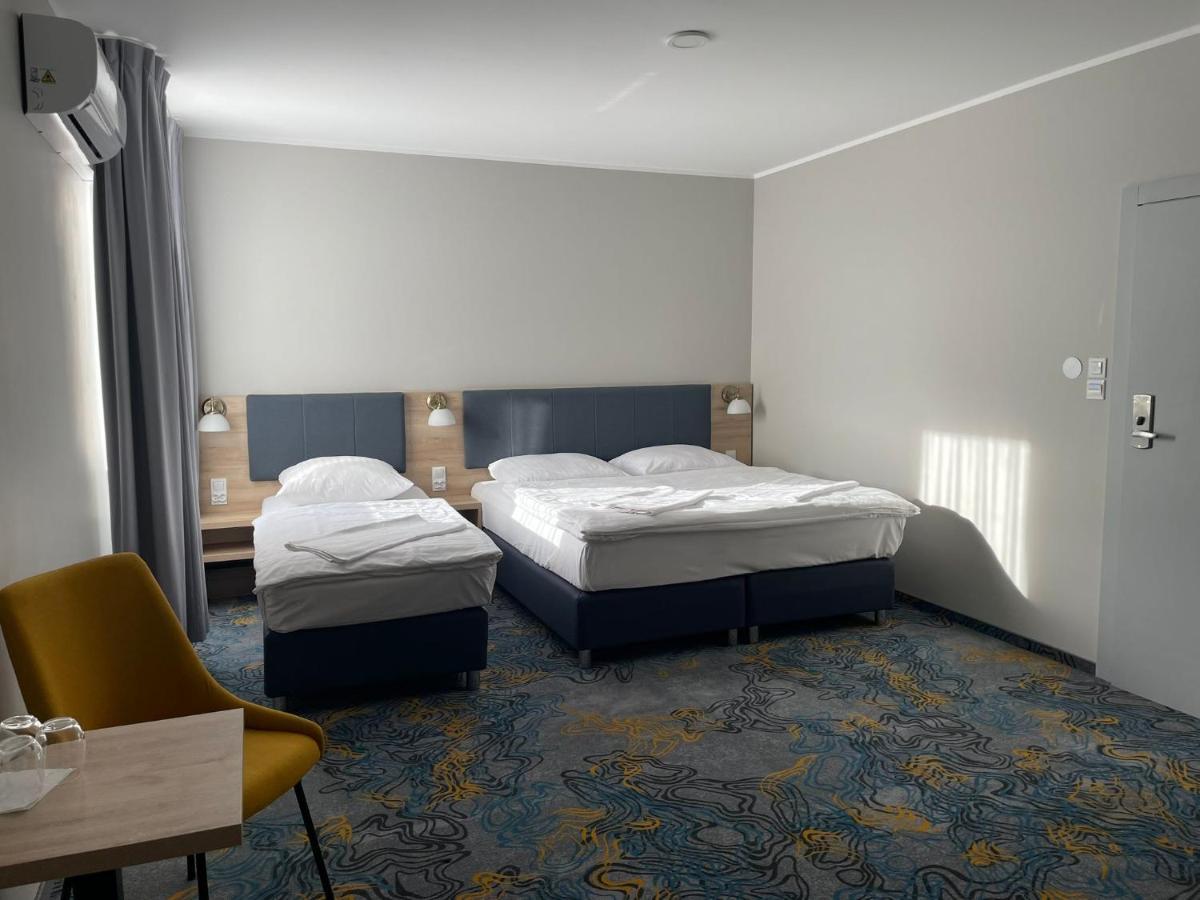Hotel Dobosz Police Exteriör bild