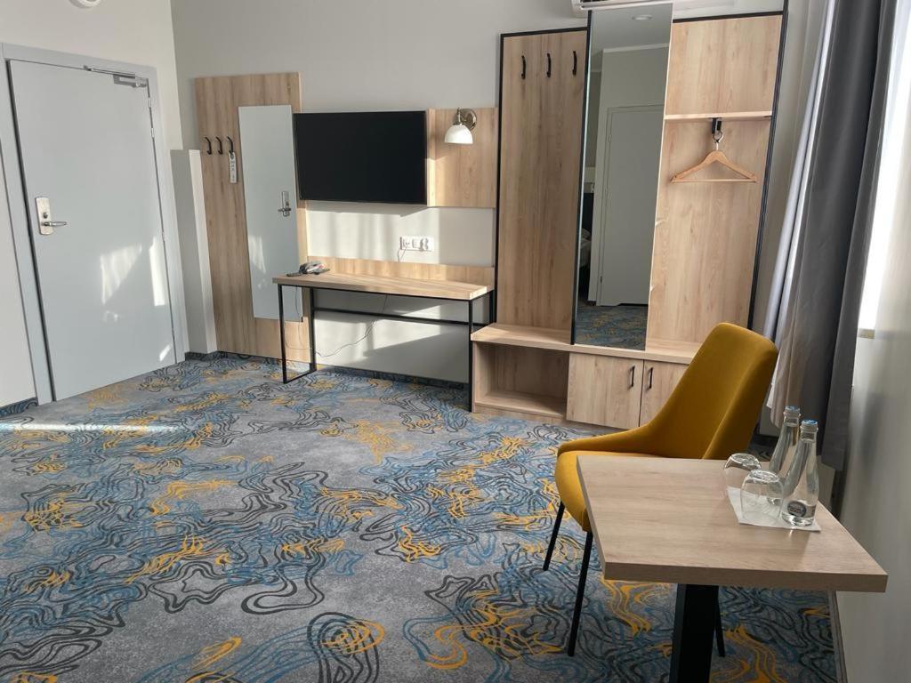 Hotel Dobosz Police Exteriör bild