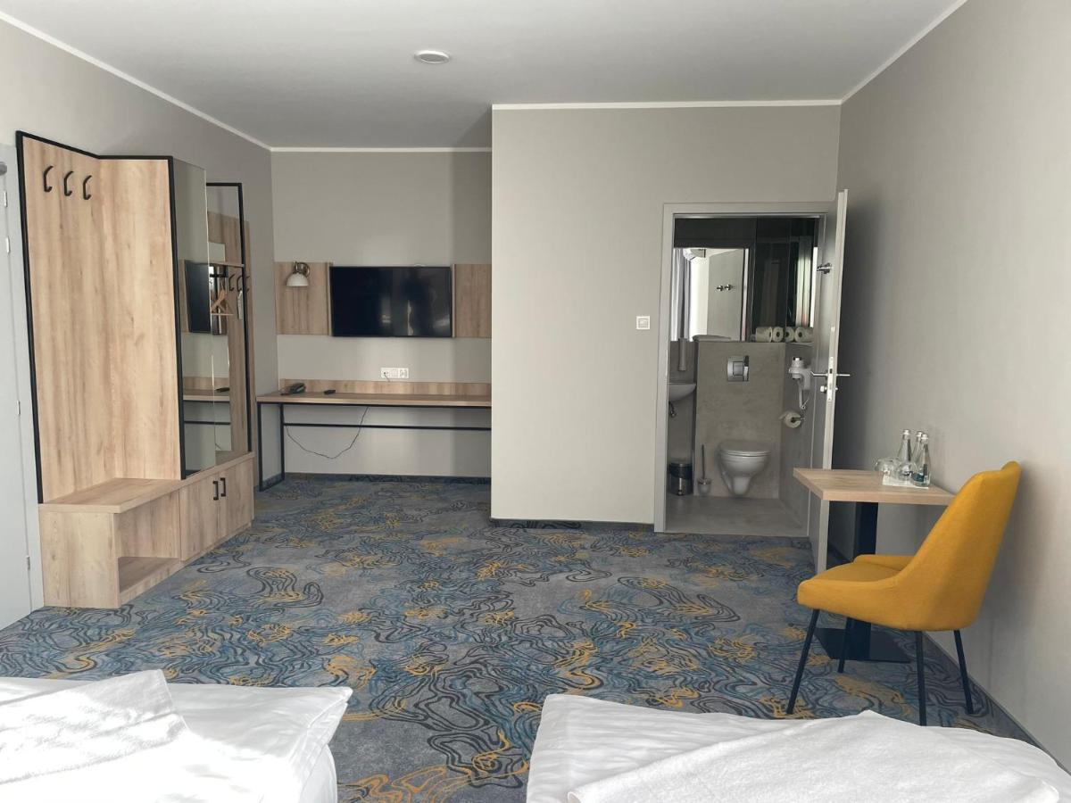 Hotel Dobosz Police Exteriör bild
