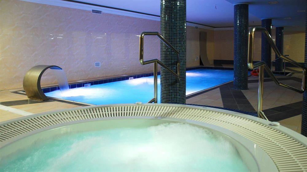 Hotel Dobosz Police Exteriör bild