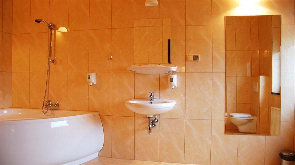 Hotel Dobosz Police Exteriör bild