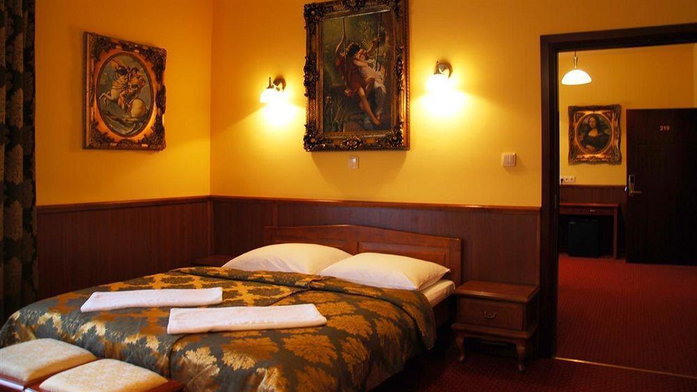 Hotel Dobosz Police Exteriör bild