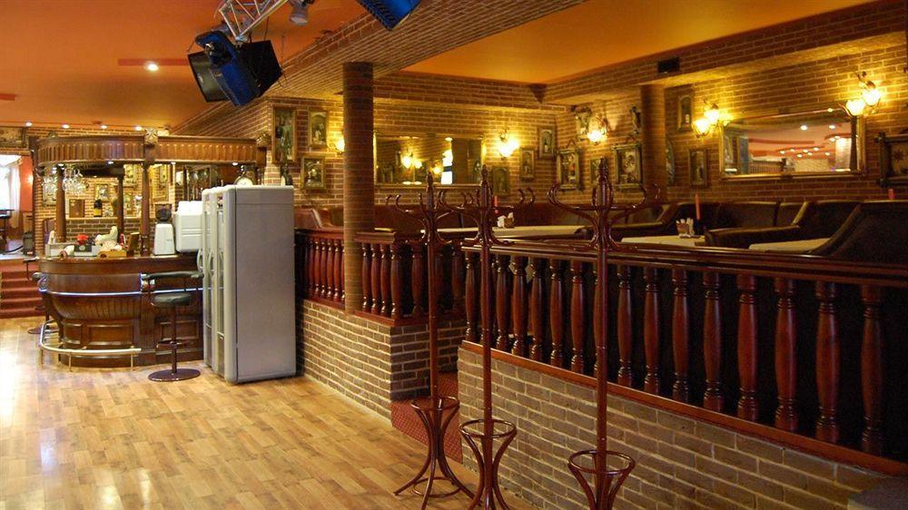 Hotel Dobosz Police Exteriör bild