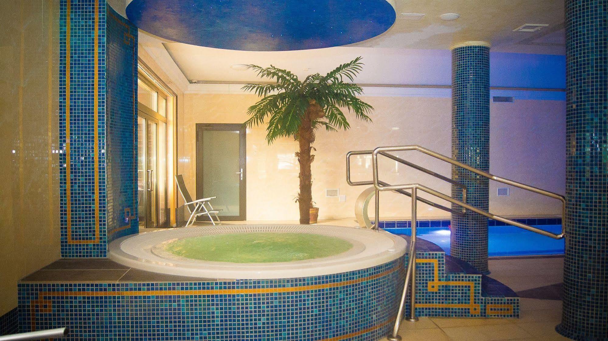Hotel Dobosz Police Exteriör bild