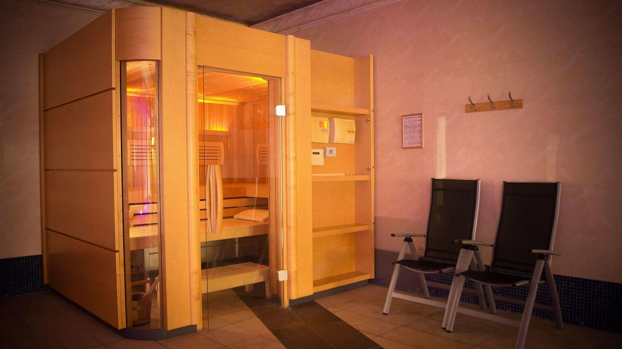 Hotel Dobosz Police Exteriör bild