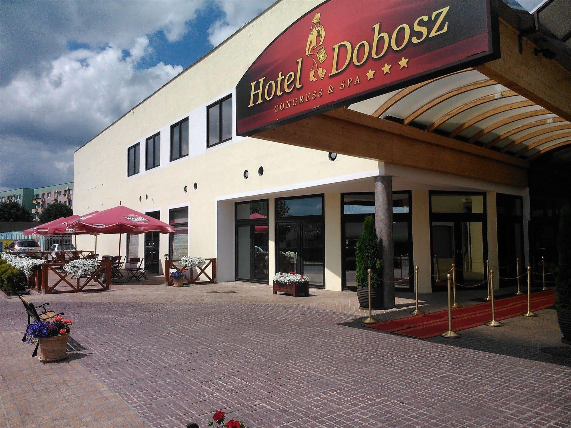 Hotel Dobosz Police Exteriör bild